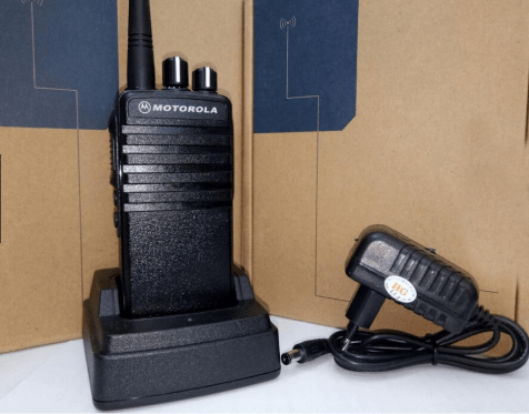 Motorola CP 1388 với thiết kế hiện đại cùng hàng loạt các tính năng liên lạc tiên tiến