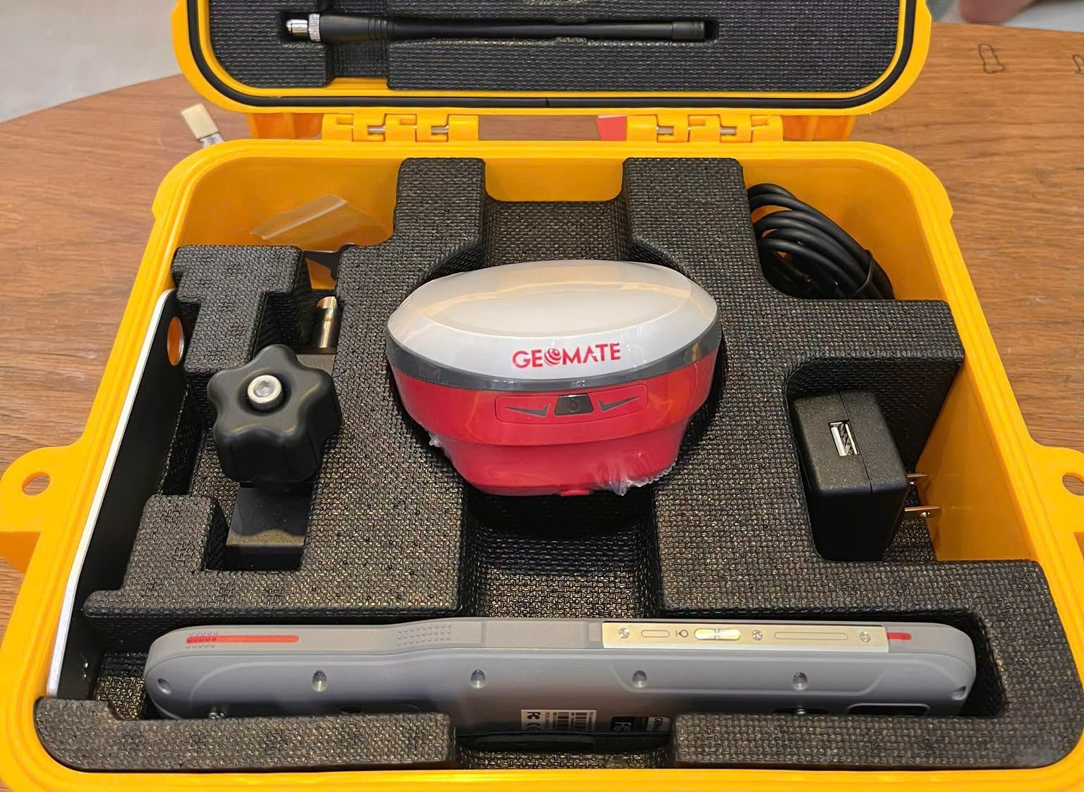 Tại sao nên đầu tư trọn bộ RTK Geomate Base + Rover?
