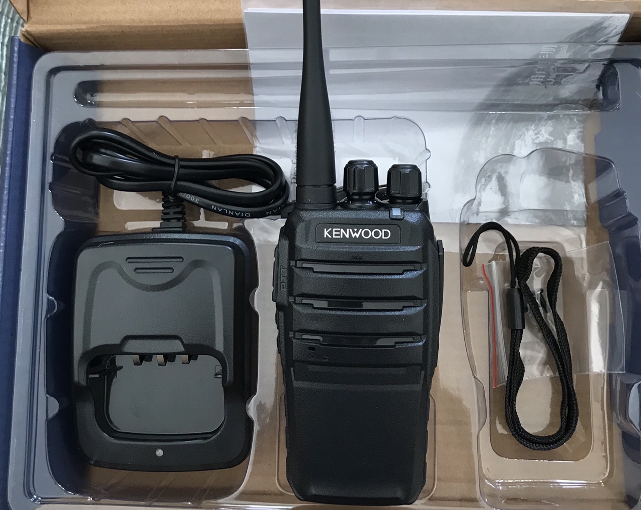 máy bộ đàm cầm tay kenwood tk p880