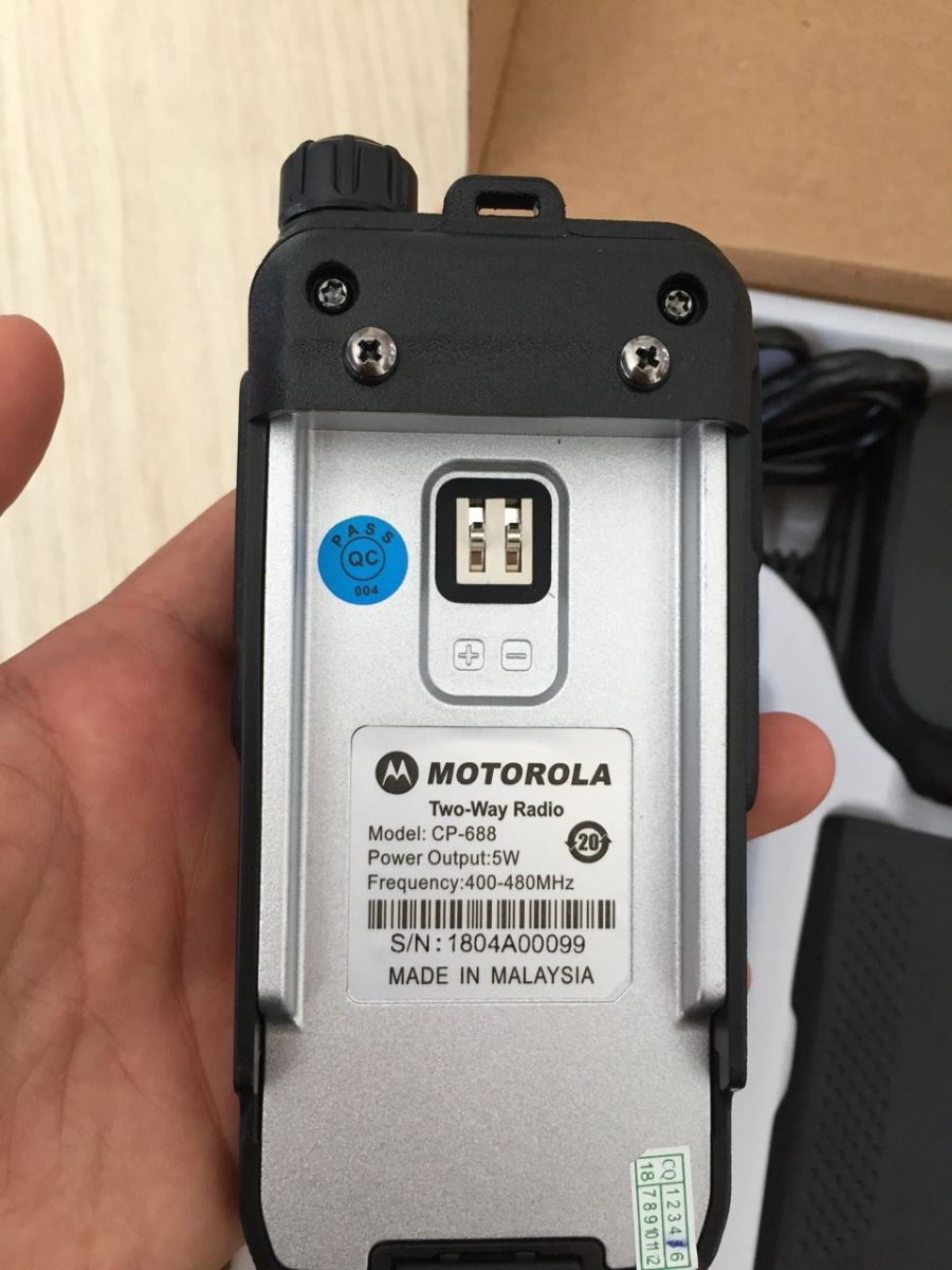 máy bộ đàm cầm tay motorola cp 688