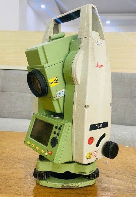 Máy toàn đạc LEICA TS02 – hiện đại, độ chính xác cao. 