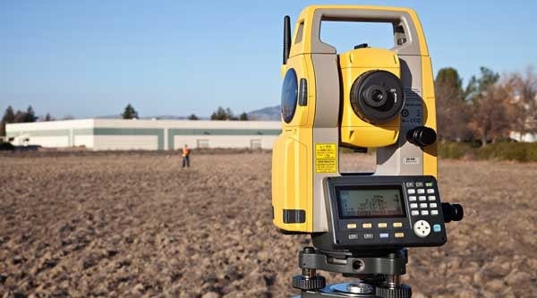 máy toàn đạc điện tử topcon es 105