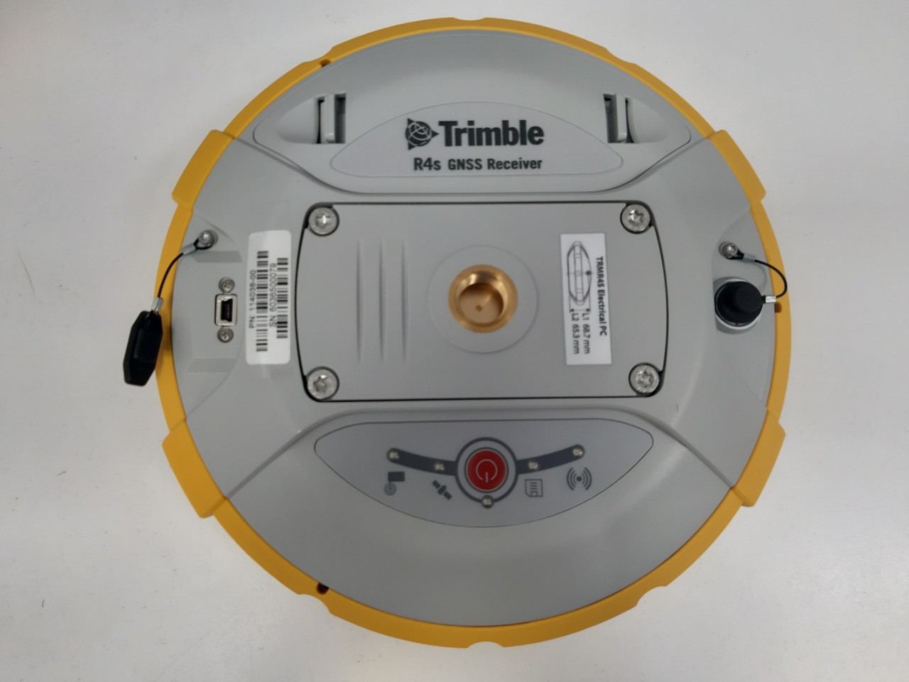 Thiết bị định vị 2 tần Trimble R4s đáp ứng được mọi nhu cầu, phù hợp với nhiều nhu cầu khảo sát và quá trình xử lý sau đơn giản