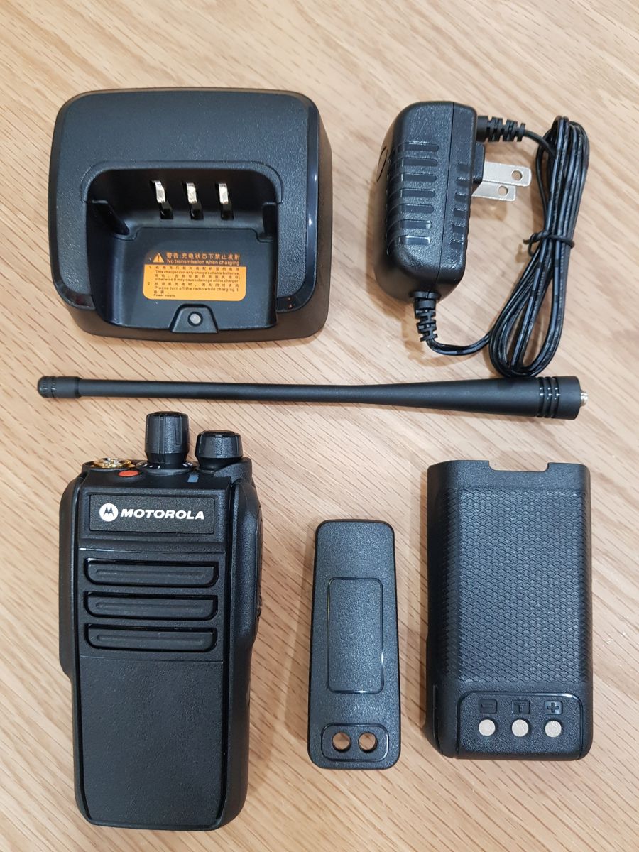 Máy bộ đàm cầm tay chống nước Motorola CP 1680 giá rẻ