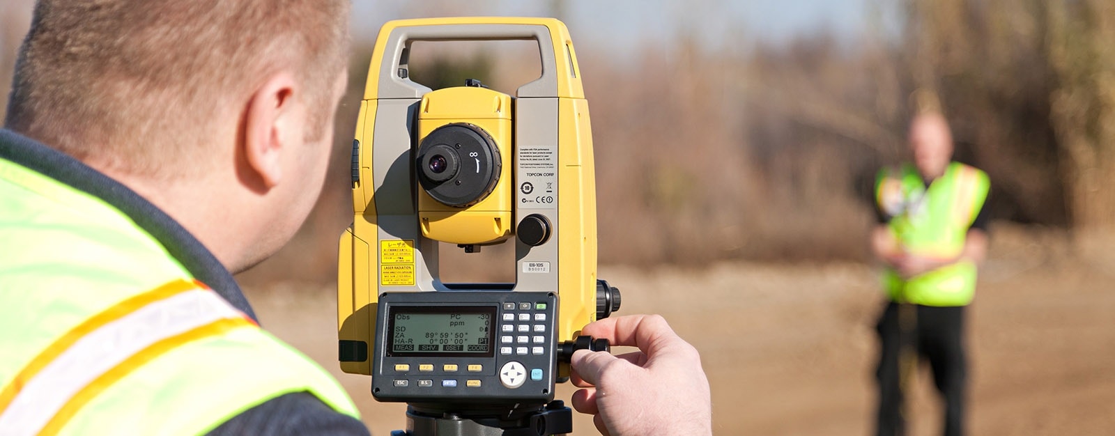 sử dụng máy toàn đạc điện tử topcon es 105